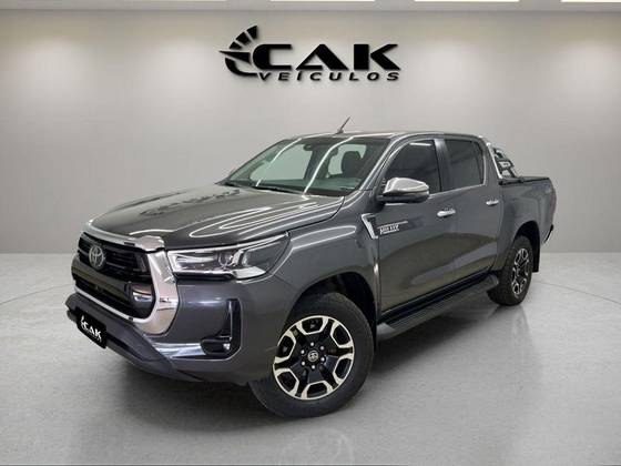 TOYOTA HILUX 2.8 D-4D TURBO DIESEL CD SRX 4X4 AUTOMÁTICO TOYOTA HILUX 2.8 D-4D TURBO DIESEL CD SRX 4X4 AUTOMÁTICO